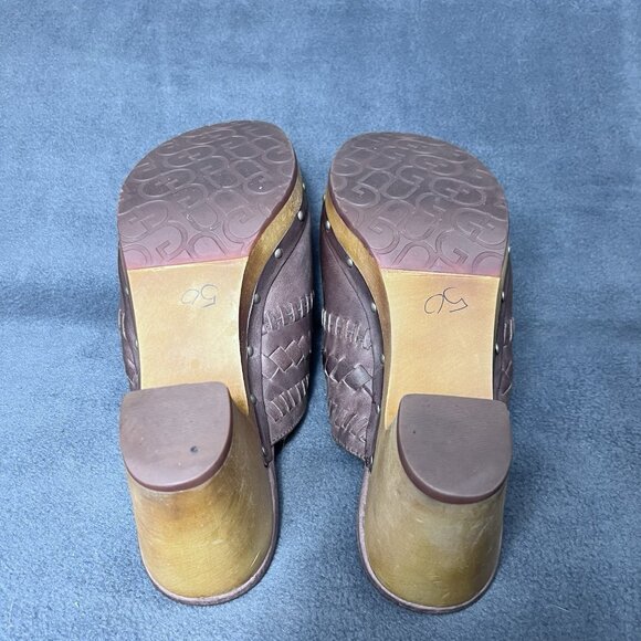 UGG Australia Clogs Women's Round Toe Leather Mules Brown Size 8 US F8910K Studs - Picture 5 of 8